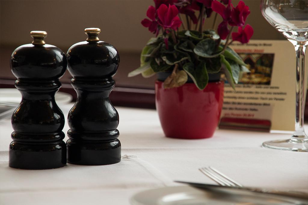 Hotel La Vigie & Ristorante Belvedere ดุยส์บูร์ก ภายนอก รูปภาพ