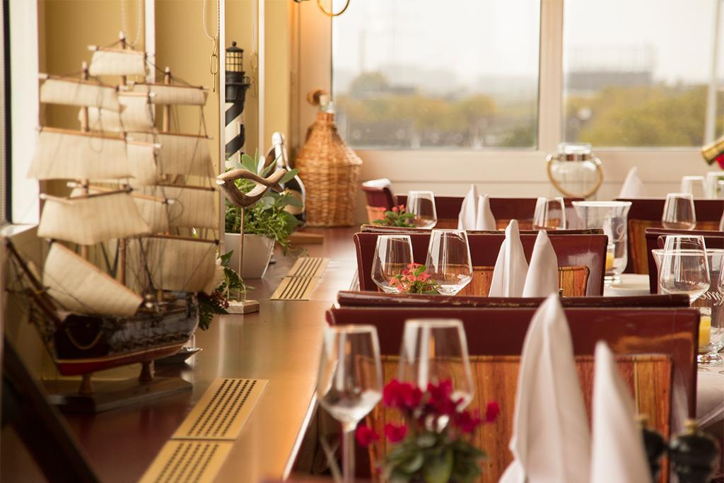 Hotel La Vigie & Ristorante Belvedere ดุยส์บูร์ก ภายนอก รูปภาพ