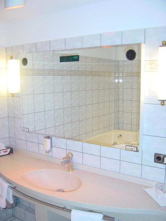 Hotel La Vigie & Ristorante Belvedere ดุยส์บูร์ก ภายนอก รูปภาพ